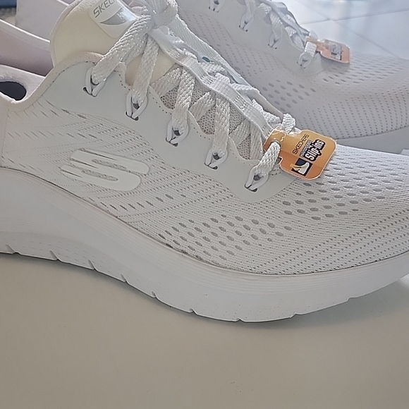 SkechersBrand NEW White Athletic Slip-Ons - Picture 7 of 10